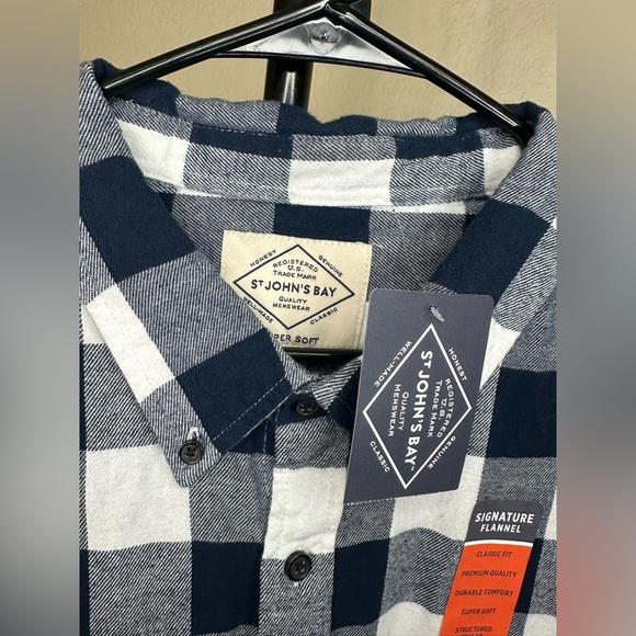 NWT St.John bay classic fit button down - Picture 2 of 4